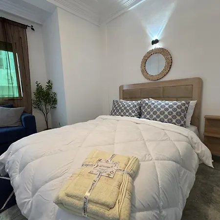 Appartement Pour Les Familles , Couples Maries Bien Meuble A Rabat Exterior photo
