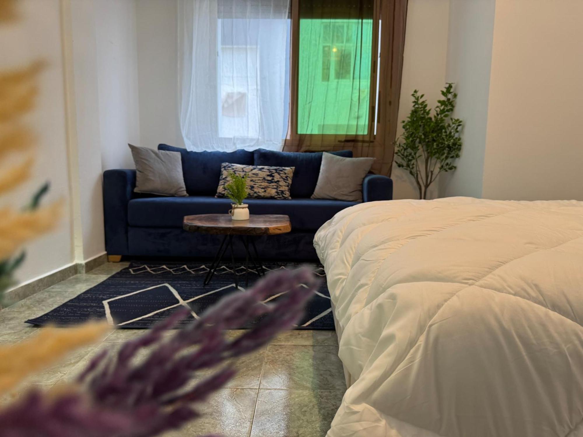 Pour Les Familles , Couples Maries Bien Meuble A Rabat